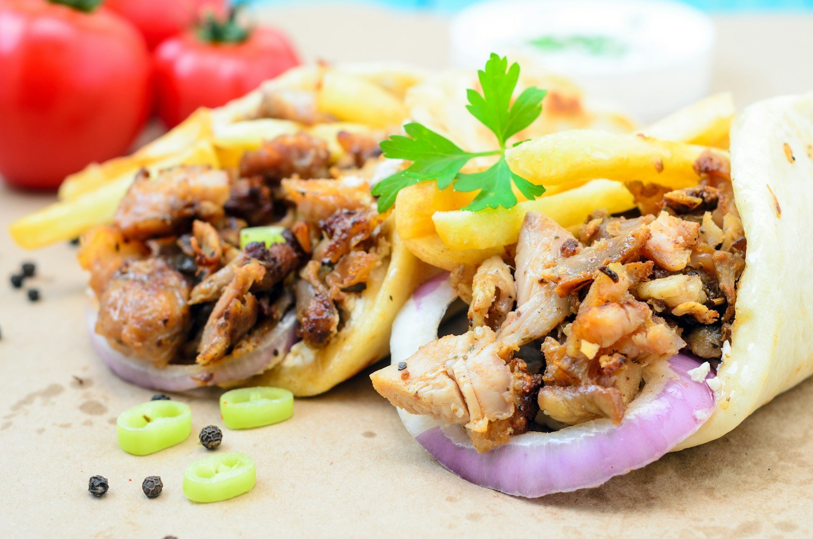 Shawarma árabe com carne e vegetais