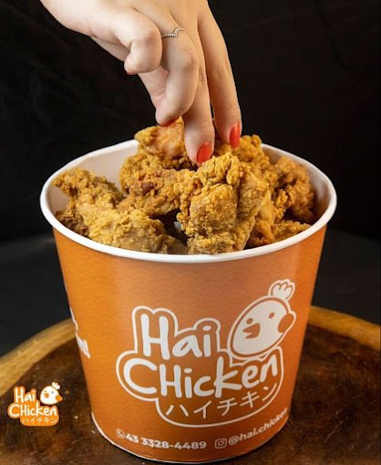Balde de frango frito crocante Hai Chicken em Londrina
