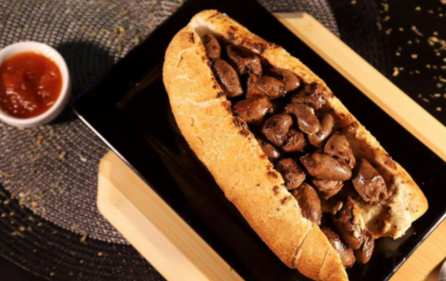 Gigio’s Pão de Alho Sanduiche — Coração de Frango Coração de Frango — Gigio’s Pão de Alho Sanduiche