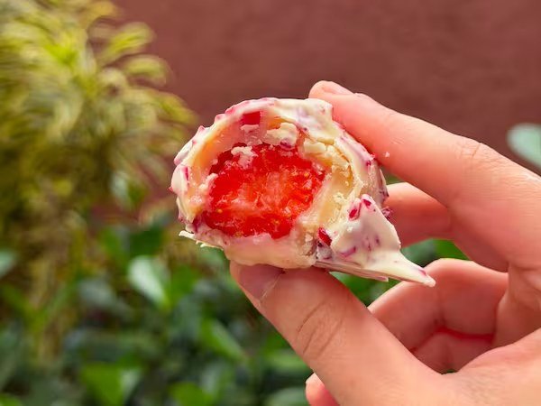 Ana Colli Confeitaria — Morango Cravejado Ana Colli Confeitaria — Morango Cravejado