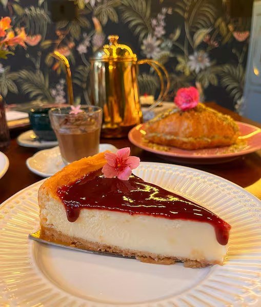 Beatriz Bicudo Patisserie — Cheesecake de Frutas Vermelhas Beatriz Bicudo Patisserie — Cheesecake de Frutas Vermelhas