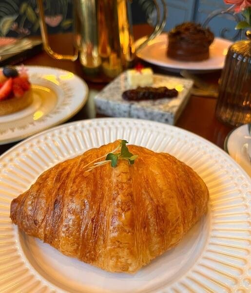Beatriz Bicudo Patisserie — Croissant na Manteiga Beatriz Bicudo Patisserie — Croissant na Manteiga
