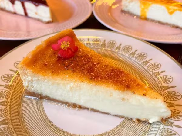 Beatriz Bicudo Patisserie — Cheesecake Brûlée Beatriz Bicudo Patisserie — Cheesecake Brûlée