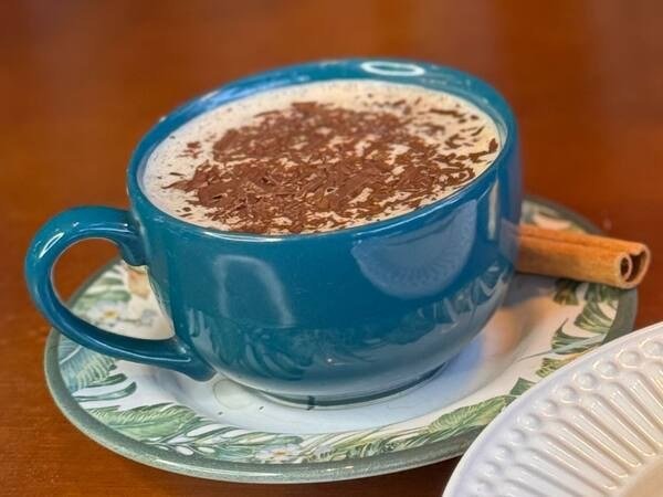 Beatriz Bicudo Patisserie — Cappuccino Quente 180ml Beatriz Bicudo Patisserie — Cappuccino Quente 180ml