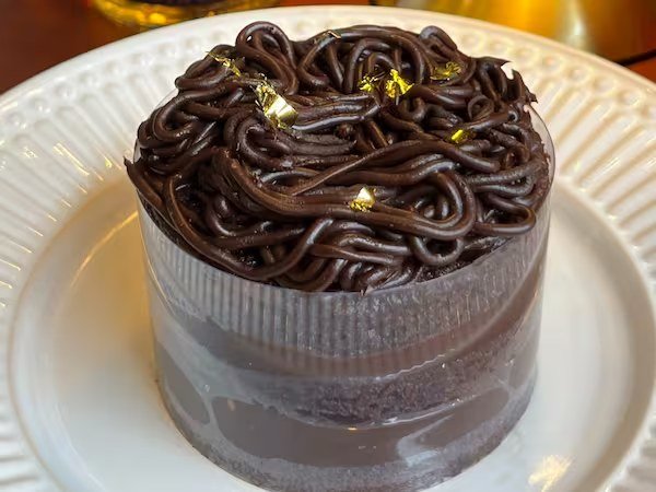 Beatriz Bicudo Patisserie — Bolo de Chocolate Beatriz Bicudo Patisserie — Bolo de Chocolate