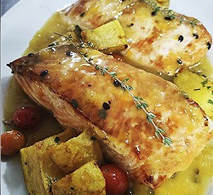 Salmão ao Molho de Maracujá (Pequeno) Salmão ao Molho de Maracujá (Pequeno)
